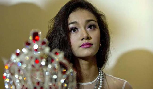 Myanmar beauty queen dethroned ''after posting Rohingya video''