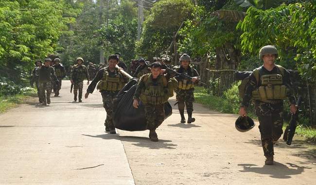 Philippines vows to crush pro Islamic State groups after Two leaders killed