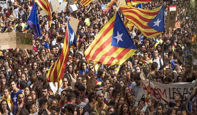 Spain gives Catalans three days to independence bid