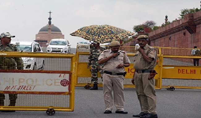 Delhi Police seizes over 1200 kg of firecrackers arrests 29 people