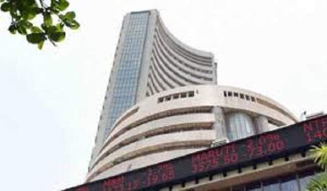 Sensex closes 117 points on strong cues