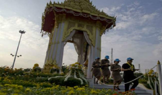 Thailand bids King Bhumibol Abdulyadej final farewell look at turbulent reign of world richest monarch