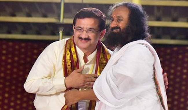 UP Shia Waqf Board requests Sri Sri to mediate in Ayodhya issue; Hindu Mahasabha says he has no right UP Shia Waqf Board requests Sri Sri to mediate in Ayodhya issue; Hindu Mahasabha says he has no right
