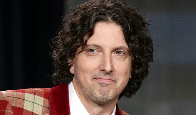 Mark Schwahn suspended from “The Royals”