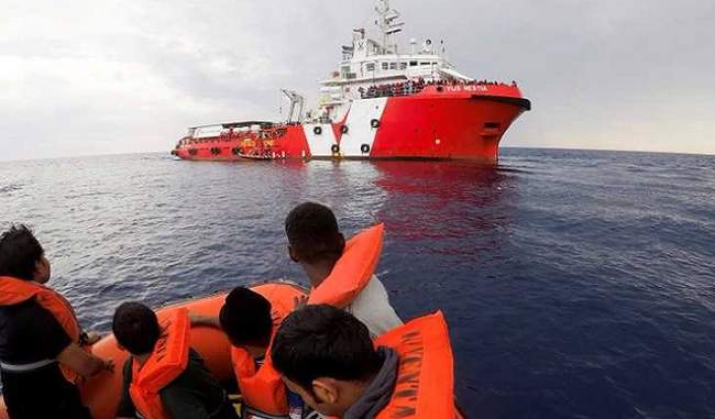 250 refugees escaped from the coast of Spain