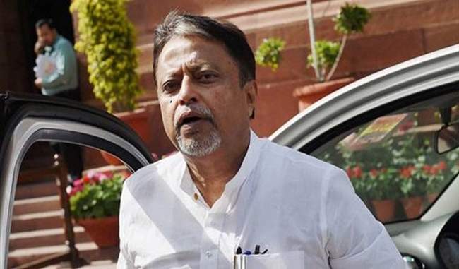 Mukul Roys ''phone tapping'': Delhi High Court directs Centre, West Bengal to file response