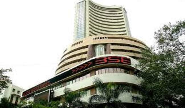 Sensex, Nifty end flat; RIL, Infosys offset losses led by HDFC twins, auto stocks