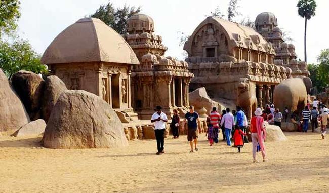 Plenty for tourists in Mahabalipuram of Tamil Nadu