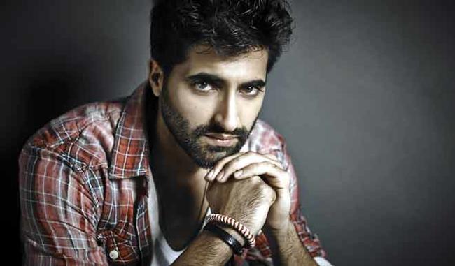 Akshay Oberoi says undying hope needed to survive in Bollywood