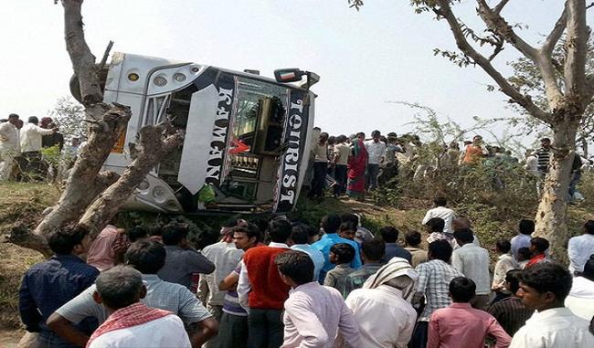 9 Killed As Bus Carrying Pilgrims Overturns Near Udaipur 9 Killed As Bus Carrying Pilgrims Overturns Near Udaipur