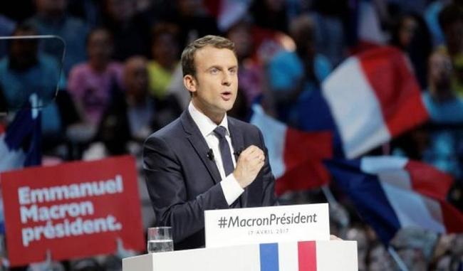Emmanuel Macron''s popularity falls by 10 percentage points in France after allegations of high-handedness