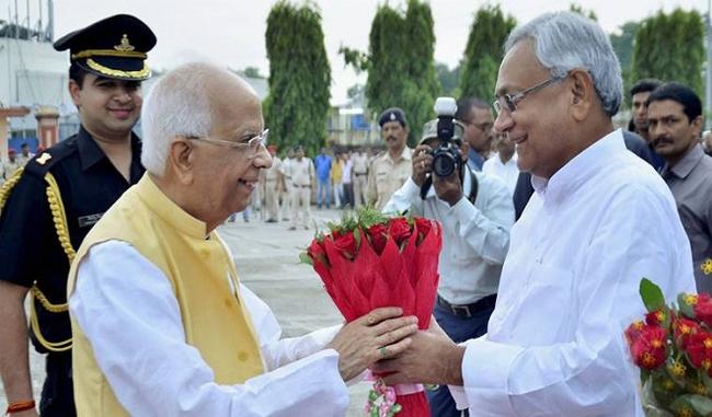 Nitish decides to form government with BJP''s support