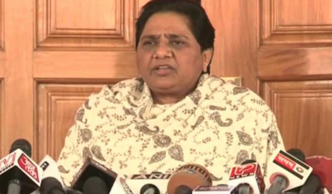 Nitish Kumar betrayed people of Bihar: Mayawati