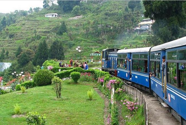 Darjeeling shutdown enters 20th day, situation remains tense Darjeeling shutdown enters 20th day, situation remains tense