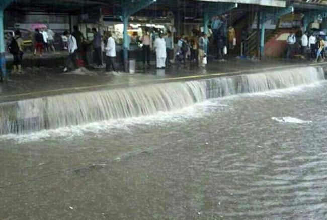 Heavy rains in Mumbai and nearby areas