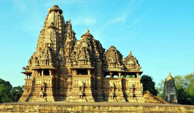 बेजोड़ स्थापत्य कला के लिए विश्व प्रसिद्ध हैं खजुराहो के मंदिर - world  famous for the unmatched architecture the temples of khajuraho