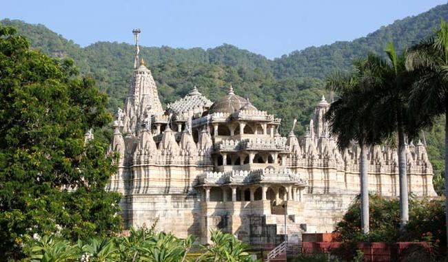 Jain temples of Ranakpur reflects the indian sculpture