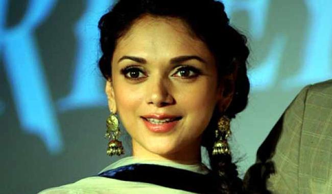 Aditi Rao Hydari says no ask questions about reunion of love stories