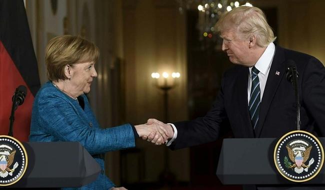 Donald Trump congratulates Angela Merkel on election victory