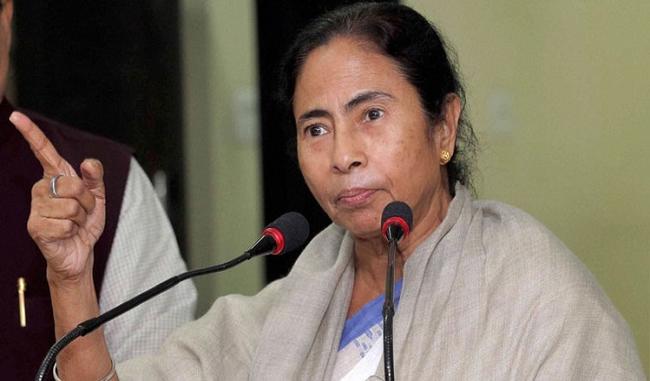 Mamata Banerjee condemns critics for muslim appeasement
