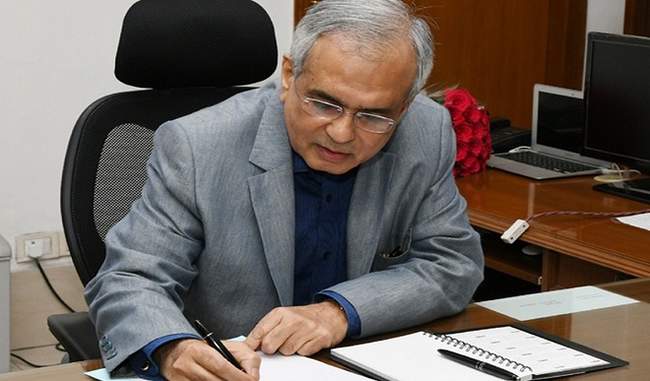 Fiscal deficit may be slightly higher than target, says Rajiv Kumar