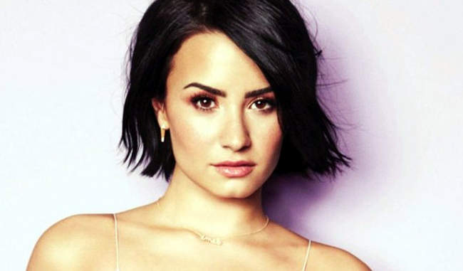 demi-lovato-s-sister-says-she-s-doing-really-well