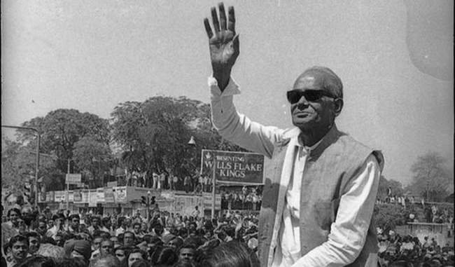 jayaprakash-narayan-was-committed-for-democracy