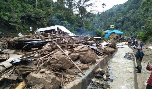floods-landslides-in-indonesia-leave-22-dead-15-missing