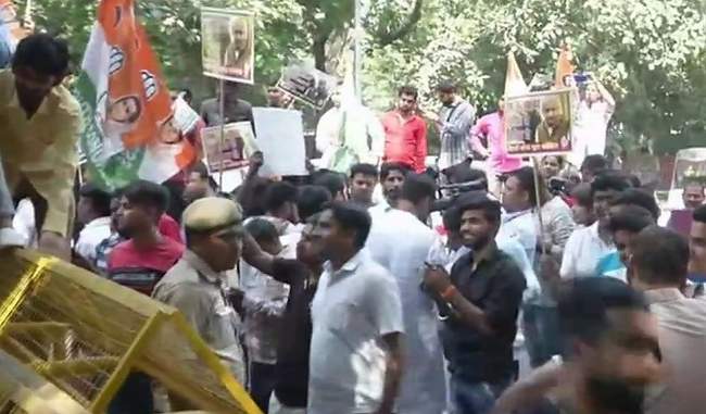youth-congress-protest-against-akbar-demanded-resignation