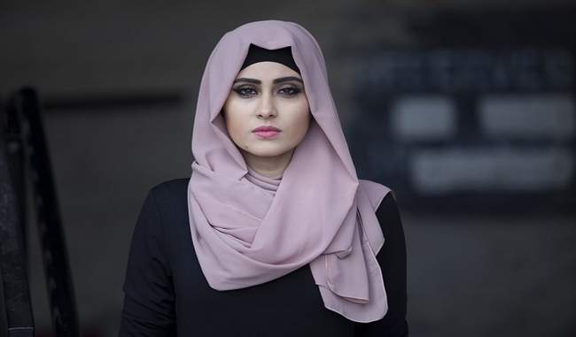 karachi-woman-asked-to-shun-hijab-at-work-or-resign