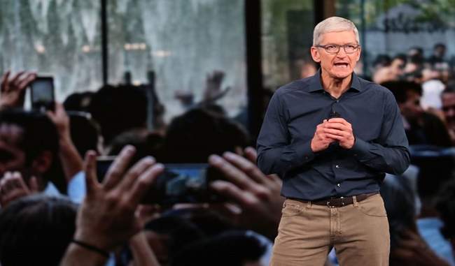 apple-ceo-tim-cook-calls-for-privacy-regulation