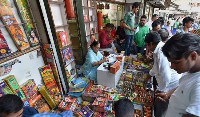 delhi-ncr-prohibits-sale-of-all-firecrackers-except-green-firecrackers