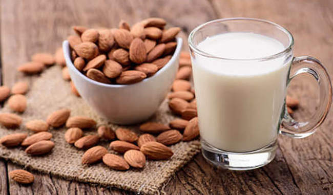 benefits-for-drinking-almond-milk