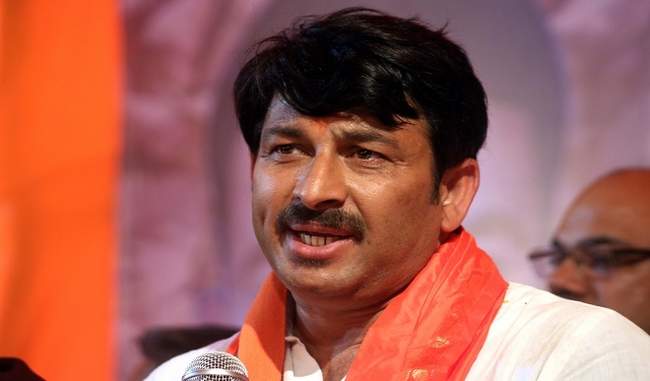 manoj-tiwari-offers-to-donate-rs-1-11-100-to-aap-if-cm-clears-metro-phase-iv