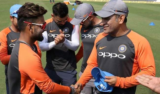 ms-dhoni-dropped-from-t20-squad-rishabh-pant-retained