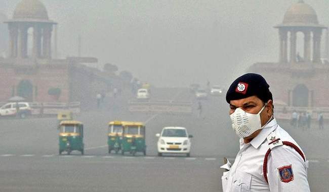 delhi-air-quality-severely-poor-on-the-brink-of-turning-into-gas-chamber