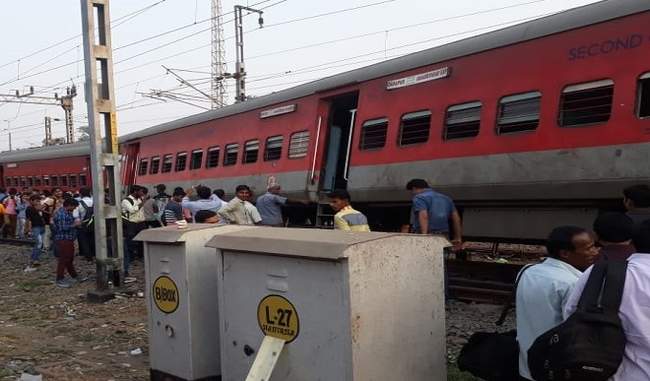 four-bogies-of-the-train-derailed
