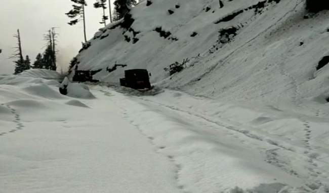 jammu-and-srinagar-highway-closed-due-to-heavy-landslide-cleanliness-drive-continue