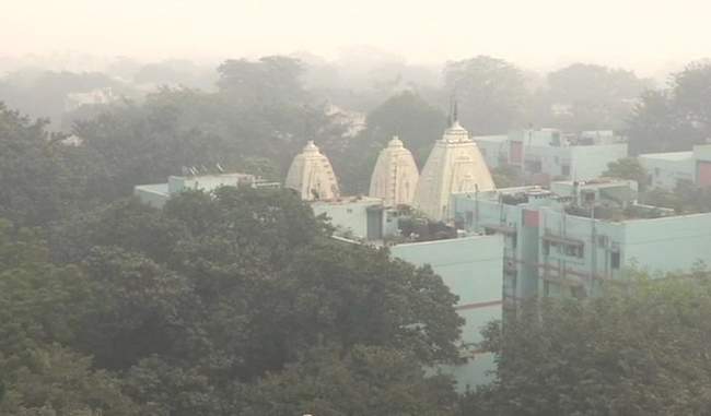 air-conditioned-in-delhi-before-diwali-wrapped-city-in-mist-shade