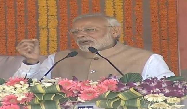 congress-is-the-only-target-of-saving-the-urban-maoists-pm-modi