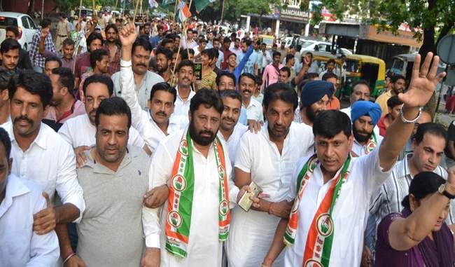 two-years-of-demonetisation-congress-protested-in-punjab-haryana