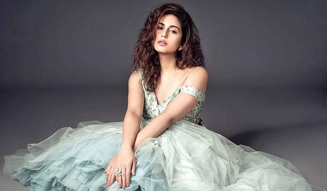 huma-qureshi-is-excited-about-working-with-deepa-mehta