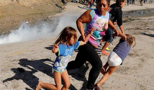 मेक्सिको सीमा पर अमेरिका ने बच्चों पर आंसू गैस का इस्तेमाल नहीं किया