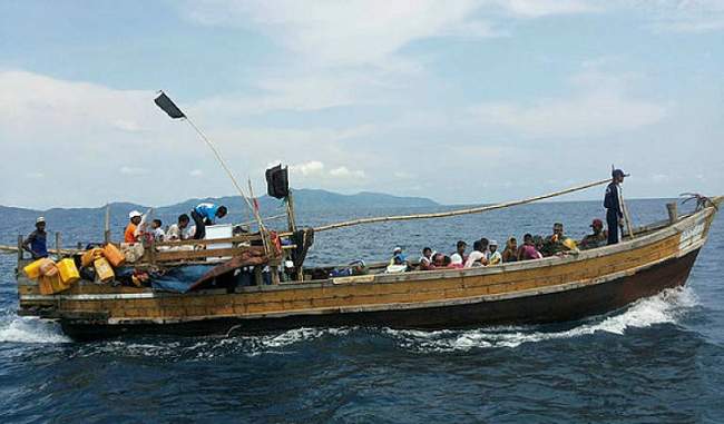 नौका से भाग रहे 93 रोहिंग्या को वापस म्यामां शिविरों में भेजा गया : पुलिस