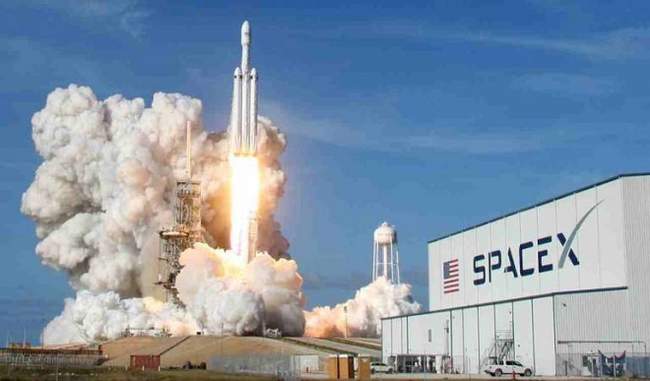 spacex-launches-cargo-but-fails-to-land-rocket