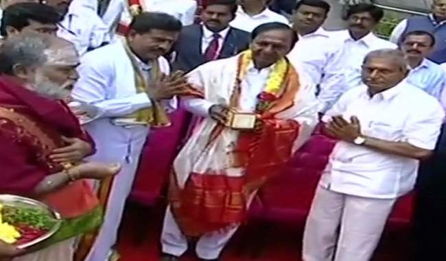kcr-takes-charge-of-telangana-for-second-time-sworn-in-as-chief-minister
