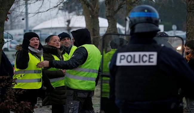 france-s-yellow-vest-protests-inspire-copycats-spark-fakes-abroad