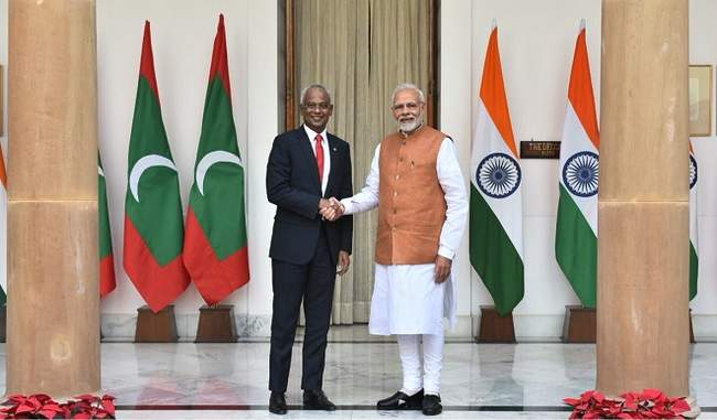 pm-meets-maldives-president-discusses-bilateral-relations