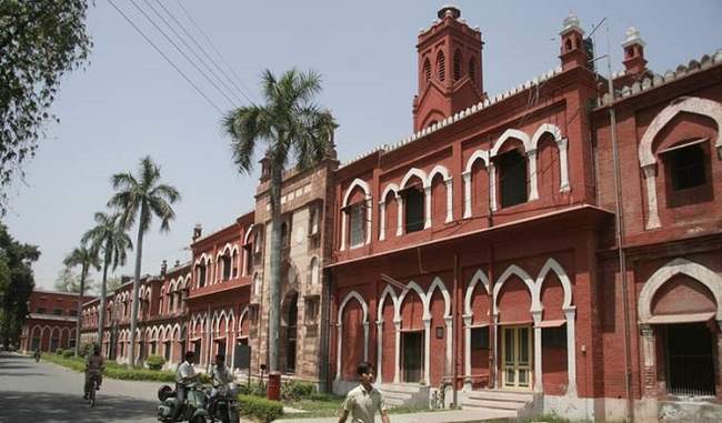 accused-of-amu-students-vegetarian-and-non-vegetarian-food-is-made-in-the-same-oil