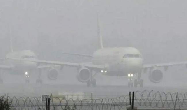 low-visibility-disrupts-delhi-airport-operations-over-80-flights-delayed
